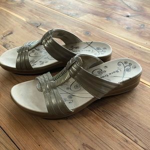 Bare Traps ‘Justee’ Platinum Slip on Sandals